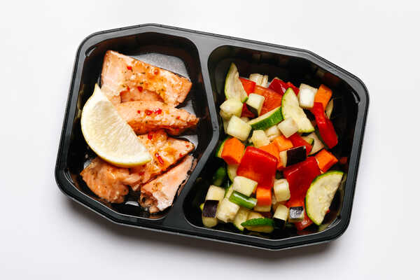 Sous vide Salt & Pepper Crusted Salmon with Sweet Chilli Sauce and Lemon